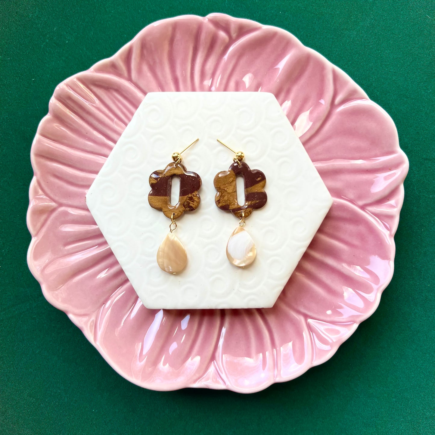 Alice Pearl and Brown Metallic Flower Earring